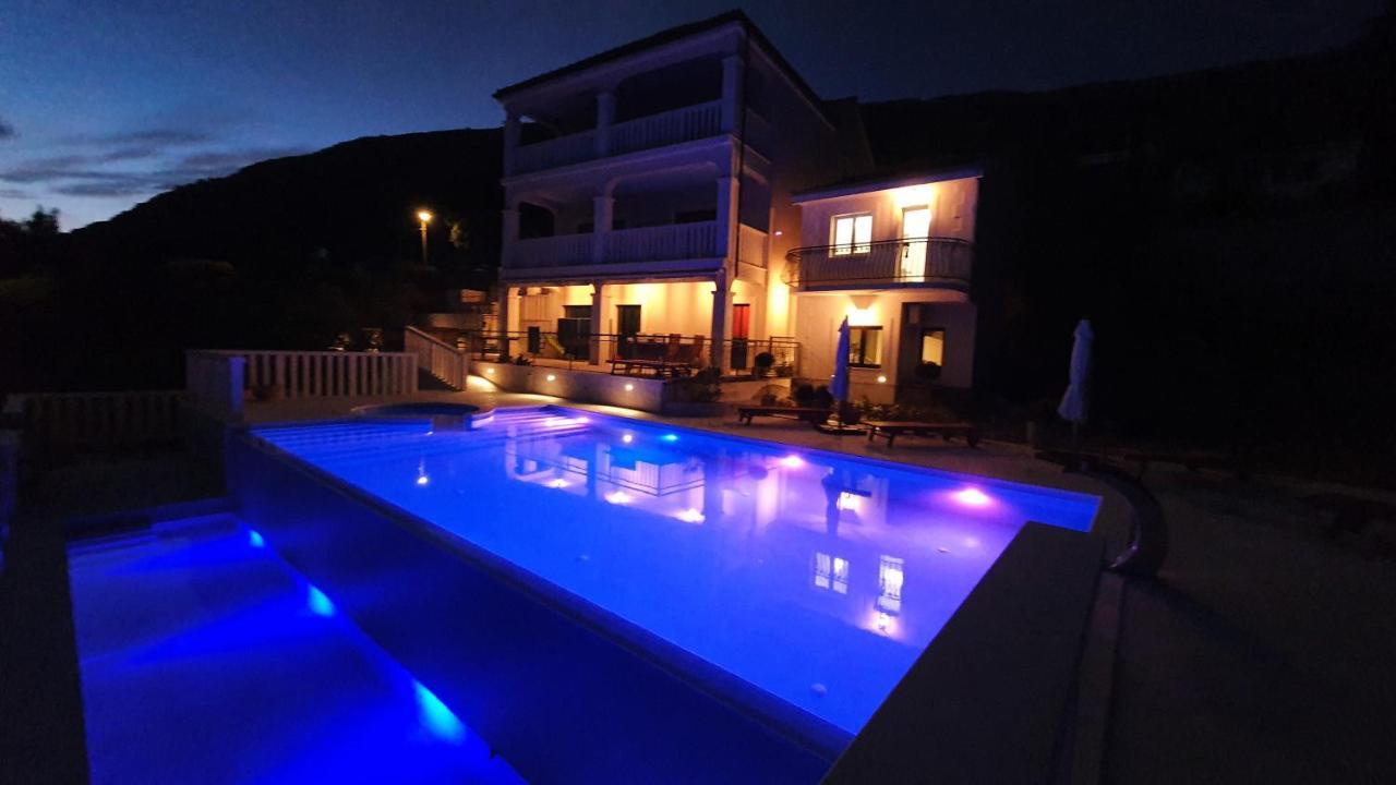 Sea View Luxury Apart Hotel Villa Conte With Swiming Pool And Romantic Spa Podstrana Luaran gambar