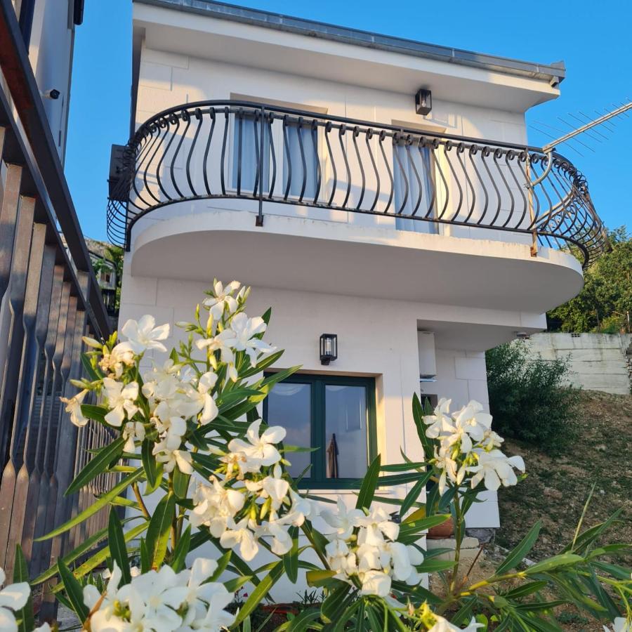 Sea View Luxury Apart Hotel Villa Conte With Swiming Pool And Romantic Spa Podstrana Luaran gambar