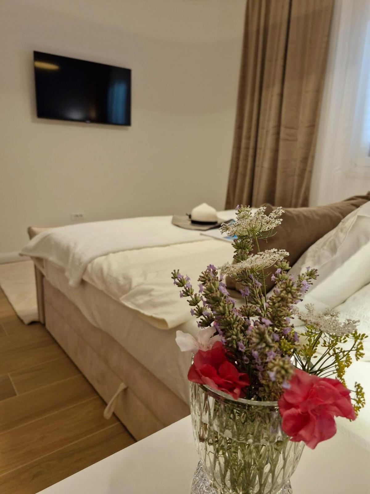 Sea View Luxury Apart Hotel Villa Conte With Swiming Pool And Romantic Spa Podstrana Luaran gambar